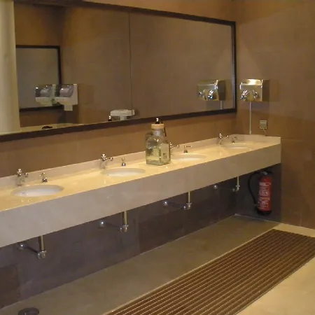 Husa Wuppertal Hotel 2*